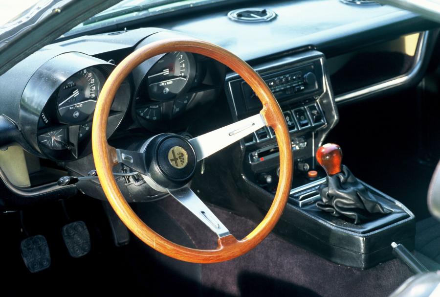 Торпедо Alfa Romeo Montreal (105.64) 1970 года  (фото 25 из 63)